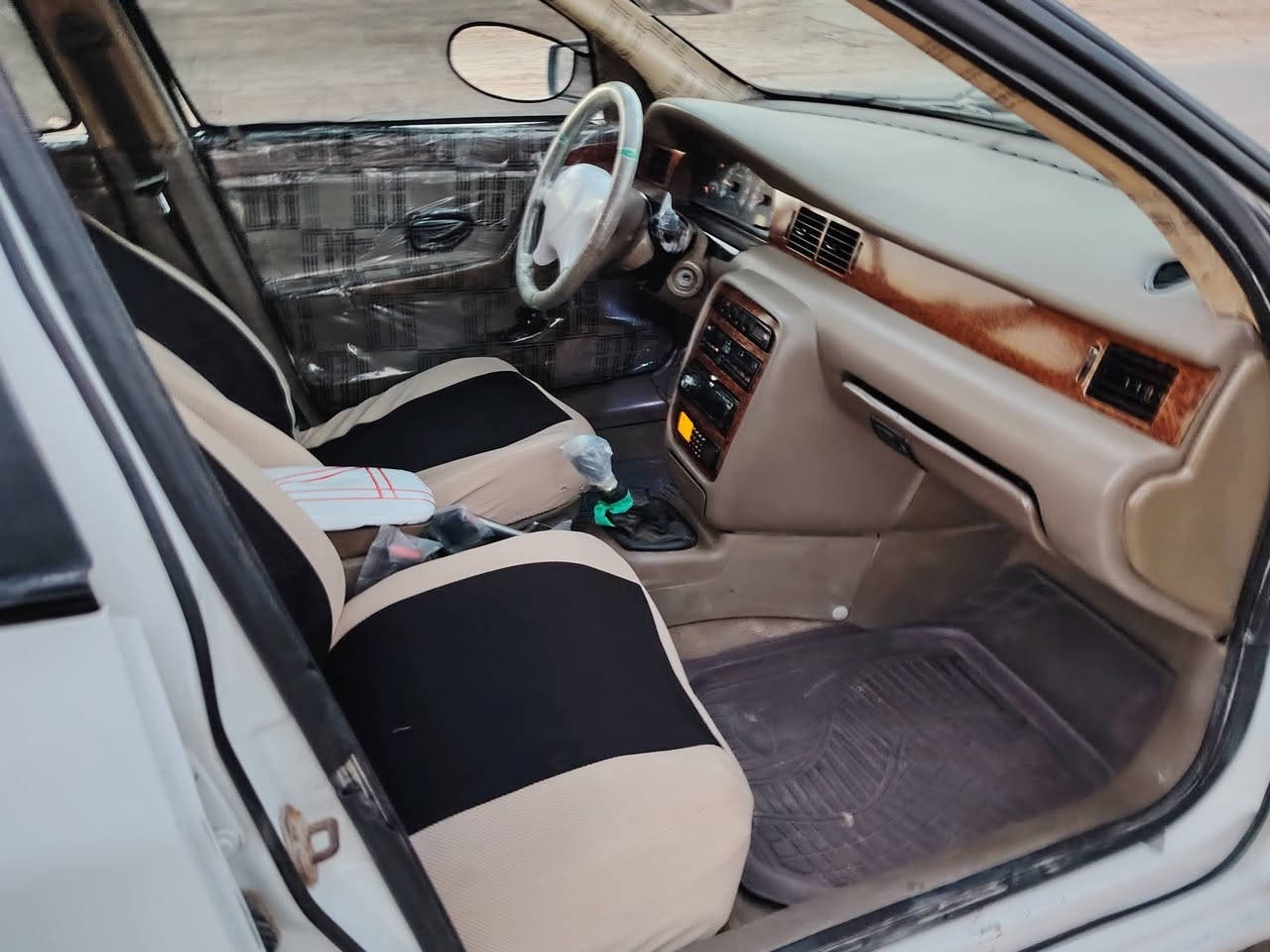 سلام عليكم سياره سمند مديل 11 ناطق سيارة مكفوله من ضربه وتبديل وصبغ بيهه صبغ بس الدوس أثر خياس الباقي مكفوله رقم مثنى انكليزي مداور ثاني يوم سنويه جديده الغايه 30 مكينه وكير وحداديه وتخم تاير كهربئيات كله جديد تبريد ثلج سعر 35 وبيه مجال للشراي مكان السياره دوانيه قضاء غماس مراوس اراوس حسب القناعه رقمي بي واتساب ***********
