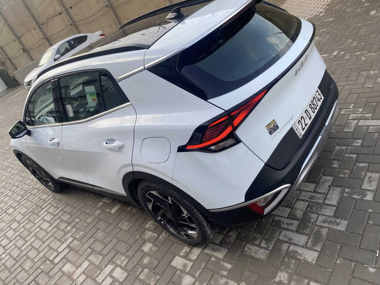 سبورتاج خليجي موديل 23 مواصفات gt لاين ماشيه 47 الف كم محرك 2000 دوش كشنات جلد ومخمل فول مواصفات بصمه وبانوراما وجنطه كهرباء كشنات حار بارد وتحكم كهرباء وهيتر بالدركه ونقطه عمياء ومانع انزلاق وكاميرا خلفيه وحساسات وتحكم بالتبريد منفصل وفول تحكم ستيرن وشفتات بالستيرن واربع وضعيات قياده ولايت زينون وبك لايت ليد وشاحن وايرليس رقم اربيل الدولي تحويل ثاني يوم السعر 225 وبيها مجال مكاني بغداد بيها pdr بالباب الخلفي الباقي كفاله رقم ***********
