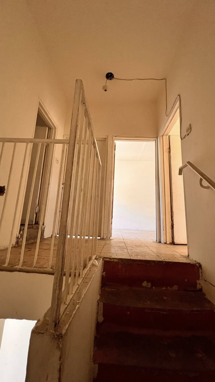 شقة ارضية للايجـار
جاهزة من كلشي ونظيفة مكانها بلصحة ورة دائرة الكهرباء ايجارها 400
***********
