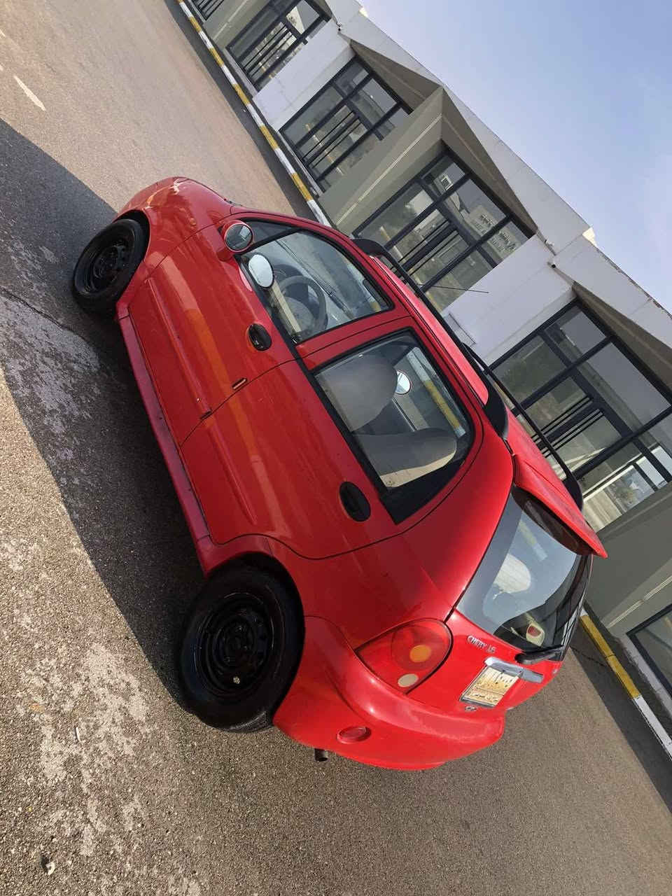 شیری مۆدیل2012 گێڕ عادی سنەوی پلاستیک دەعمو بۆیاخی نیە ته برید ساردوو گەرم عیشە دەکات هیج مەسروفی تیانیە هەموگیانی لەسر دەقەی شەریکە ماوە کارابای کامل مەزبوتە جوارتایەو ویلی لۆکی لەسرە هەموگیانی بەشەرت ئەفرۆشم ماڵی دۆستە سیارە کە زۆرزۆر پاکوخاوێنە سعری 26وەرەقە ژم***********؟؟؟*********** شێون سلێمانی
