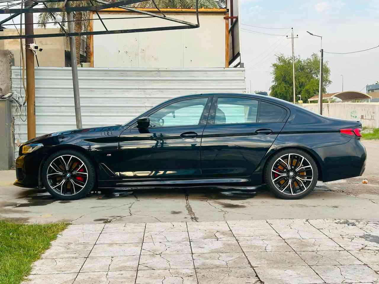 السلام عليكم حبايب
BMW540i
للبيع فول مواصفات موديل 2022 M package بلادي
ماشية 60 mi مواصفات معروفة 
سعرها 33000$ وبيها مجال 
الصور مرفقة مال حادثها بس الباب الخلف السايق مبدل نفس اللون
الجاملغ الامامي مفتوح ومرجعي نفسة مااعرف شنو السبب
السيارة مطاك بيها ايرباك 
بيهة بصمتين بصمة اعتيادية و بصمة كارت مواصفات الماني
الصور كلها مرفقة وبيها صور الحادث و موجود فديو توضيح للسيارة
للاتصال ***********
كلشي ذكرتلكم حبايب تحياتي 🫡
