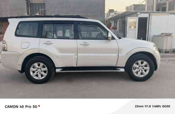 السلام عليكم للبيع باجيرو حبتور موديل 2010 المكينه 3500 السيارة عليه ادامه تايرات جدد صدر جديد تلث قطع تبريد أم الدمام السيارة بسمي ثاني يوم تحويل سونار مرفوق بل منشور  المكان بغداد الغزالية رقم الموبايل *********** سعر السيارة 140 ورقه او بيه مجال الطيبي
