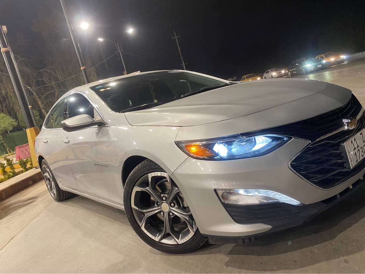 سلام عليكم 
شوفرليت ماليبو 
موديل 2022 LT السعر 133 وبيه مجال للشراي
تتدفئه كشنات كشن كهرباء 
سياره ماشية 24 سياره اخت الزيرو 
سيارة جاهزة وبلادية الحادث طرف البنيد وشوية بل باب العبري بس  رقم بغداد بسمي  واي استفسار حاضر *********** بغداد, العراق
