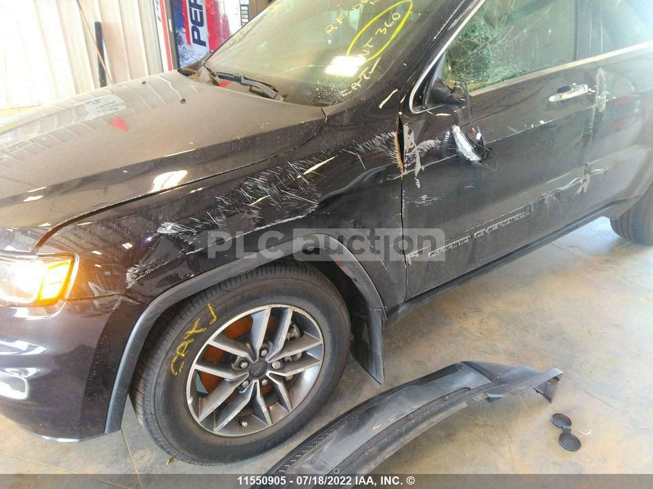 جيب كراند شيروكي لمتدد 21 وارد كندي مرقم بغداد باسمي.. المواصفات
1- اللون غير محدد بالسنوية رمادي..

2- دفع رباعي 4×4.

3- السيارة تجي فتحتين.

4- رادارات+ توقف ذاتي + تشغيل عن بعد .

5-كاميرا 360 درجة + مرايا قلاب.

6- كشنات جلد + تدفئة + خزن ذاكرة للوضعيات.

7- جنطة كهرباء+ حساسات خلفية.

8- السيارة ماشية 20 ألف ميل حقيقي.

9- كراسي كهربائية..

10-المحرك: بنتاستار (Pentastar) الشهير V6، سعة 3.6 لتر يولد حوالي 295 حصان وعزم دوران 350 نيوتن متر.

11-ناقل الحركة: أوتوماتيكي بـ 8 سرعات من شركة (ZF)، وهو ناقل حركة سلس واعتمادي جداً.

12-الشاشة: نظام Uconnect 4C مع شاشة لمس قياس 8.4 إنش تدعم Apple CarPlay و Android Auto.

السيارة موجودة في الناصرية للبيع أو المراوس حسب القناعة حادثه تبديل مدكر امامي ايرباك فقط البردة.ومعالج..

صور السيارة مع الحادث مع رقم الشاصي بالصور..

سعر السيارة 255
رقم ***********
