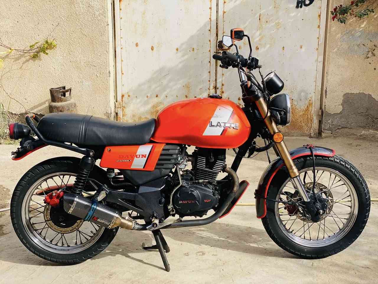 لاتي ٢٢ اوراق اصولي كهربائيات شغاله مزوده گزوز رياضي تغليف كاربون مكينه مفيلسه فقط شرط لاتنقيص ولاتبخير شلعه بطناش سعرها ١٢٥٠ بيها مجال قليل مكانها قضاء النصر ***********
