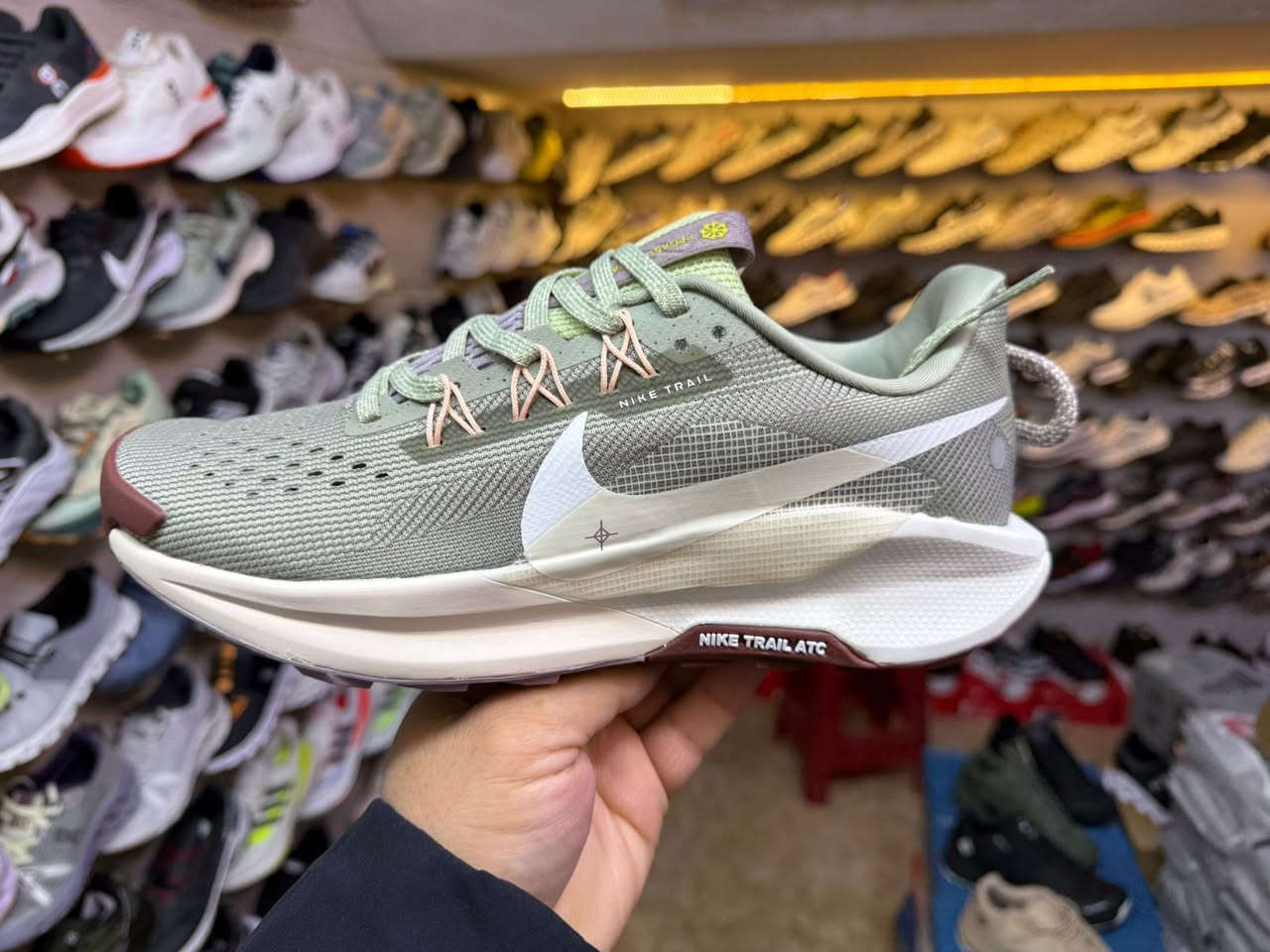 🔥💎👟 Nike 👟💎🔥
📍جمله فقط 🤚🏻 
📌قياسات40-45
توصيل لكافة محافظات سوريا و العراق 🚕
لتواصل والحجز تواصل على واتساب 📞📱 
واتساب 📞 009647502019105 📞 
#سوريا #العراق #جملة #مودل #جديد #ستايل #احذية #توزيعات #ستايل #اطلب
