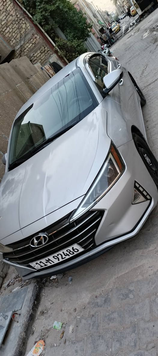 السلام عليكم 
الانترا موديل 2019 
وارد أمريكي 
حادث بسيط 
بنيد مبدل 
كير عادي محرك 2000
بغداد بإسمي
رقم إنكليزي جديد
العنوان/ بغداد/الحرية الثانية
رقم الهاتف /***********
وسعر ١٢٣ وبيه مجال وترهم مراوس
