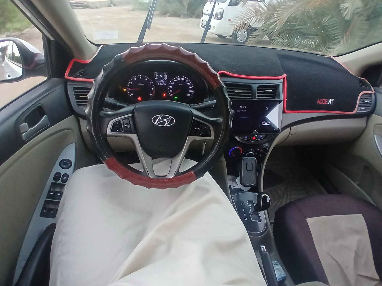 السلام عليكم

اكسنت
 مديل 17
الون ابيض
مكينه1400
رقم الجديد ذي قار باسمي 
سنويه صالحه 2030
سياره نضيفه وحلوه تحكمات ستيرن شاشه تبريد شغال كربائياتها كلها شغاله ستوني سويتله صيانه دوريه نوزلات وبلكات ومجاول  وبدلت فيت بم اصلي مال الوكاله بيها نواقص بصيطه مثلا بك لايت مفطور  لدرايم شفت رادله تشحيم يعني لياخذها ما تكلفه

عنواني بصره ابو الخصيب 
السعر 88ورقه
التواصل واتساب فقط
*********** Singapore
