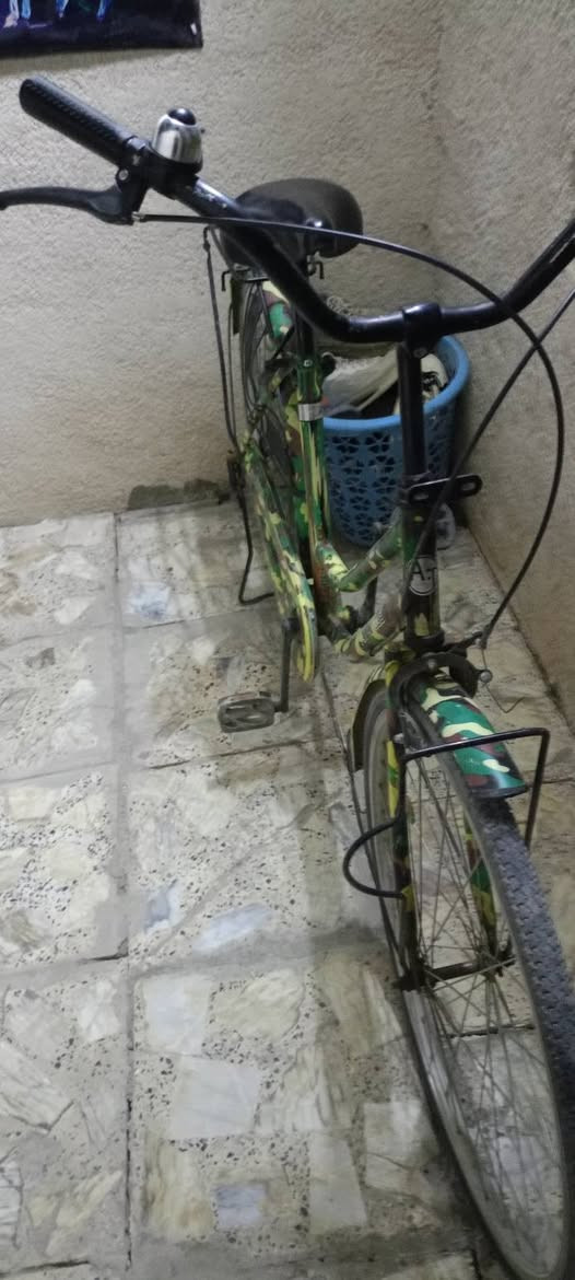 ***********
90 حق الجيه 80 مكاننا بغداد بالمدينه تقاطع مال قياره حجم 26 ب 150 اخذته ماخذه بس كم ب 80 قفل
