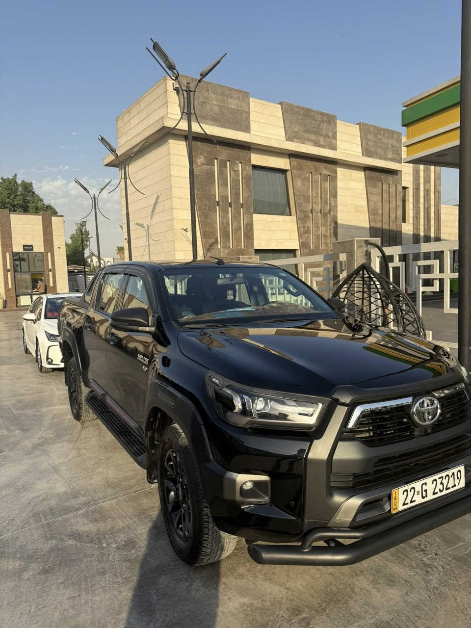 سلام عليكم للبيع تيوتا هايلوكس ادفنجر ٢٠٢٤
سته سلندر 

اللون اسود 

وكاله ساز رقم اربيل 

ماشيه ٣٩ الف كيلو 

السياره فول مواصفات الادفنجر

معروفه

السياره بيها تكحيل كارت بالكصه مال بنيد

الباقي مكفول

السعر ٣٩ الف دولار 

تسعه وثلاثون الف دولار 

وبيها مجال بسيط

مكان السياره بغداد

للاستفسار والتواصل:

***********
