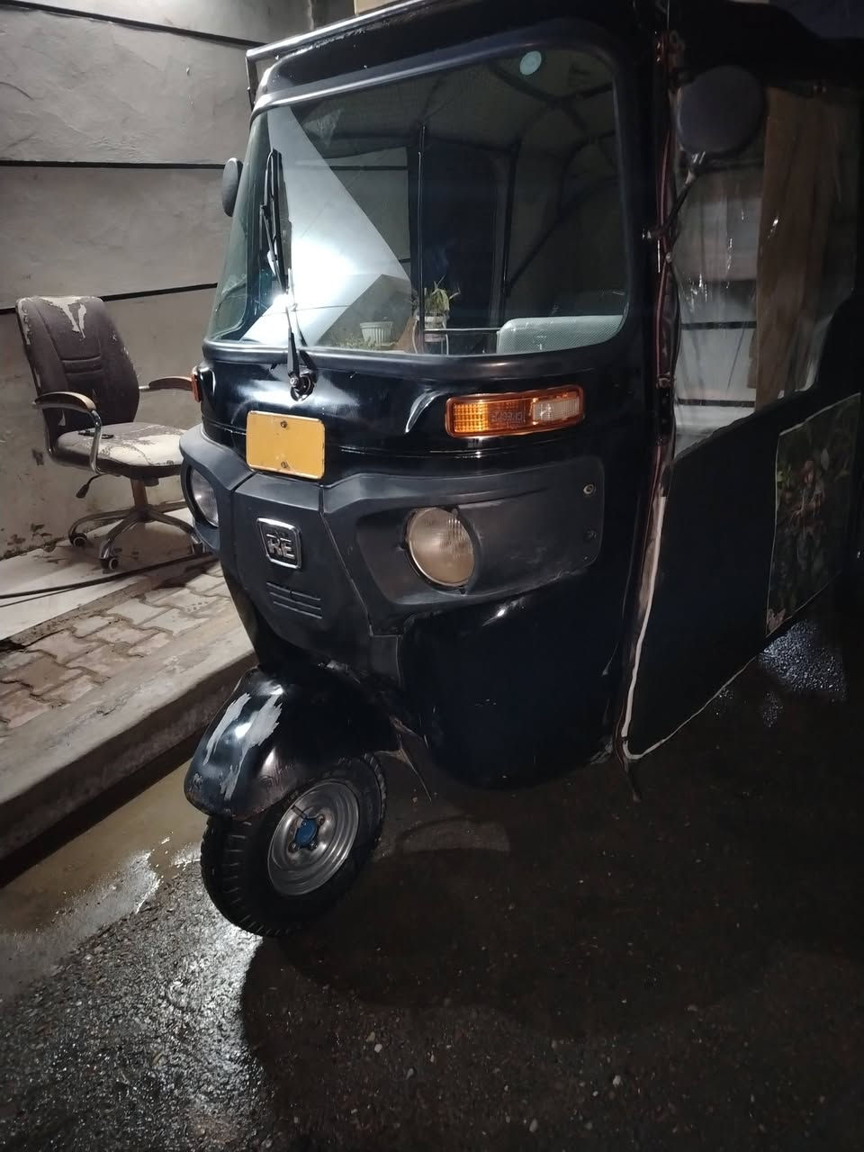 سلا عليكم تكتك البيع موديل ١٦ اورق كامله بيهة نواقص بسيطه سعر 2.800 بيهة مجال ***********
