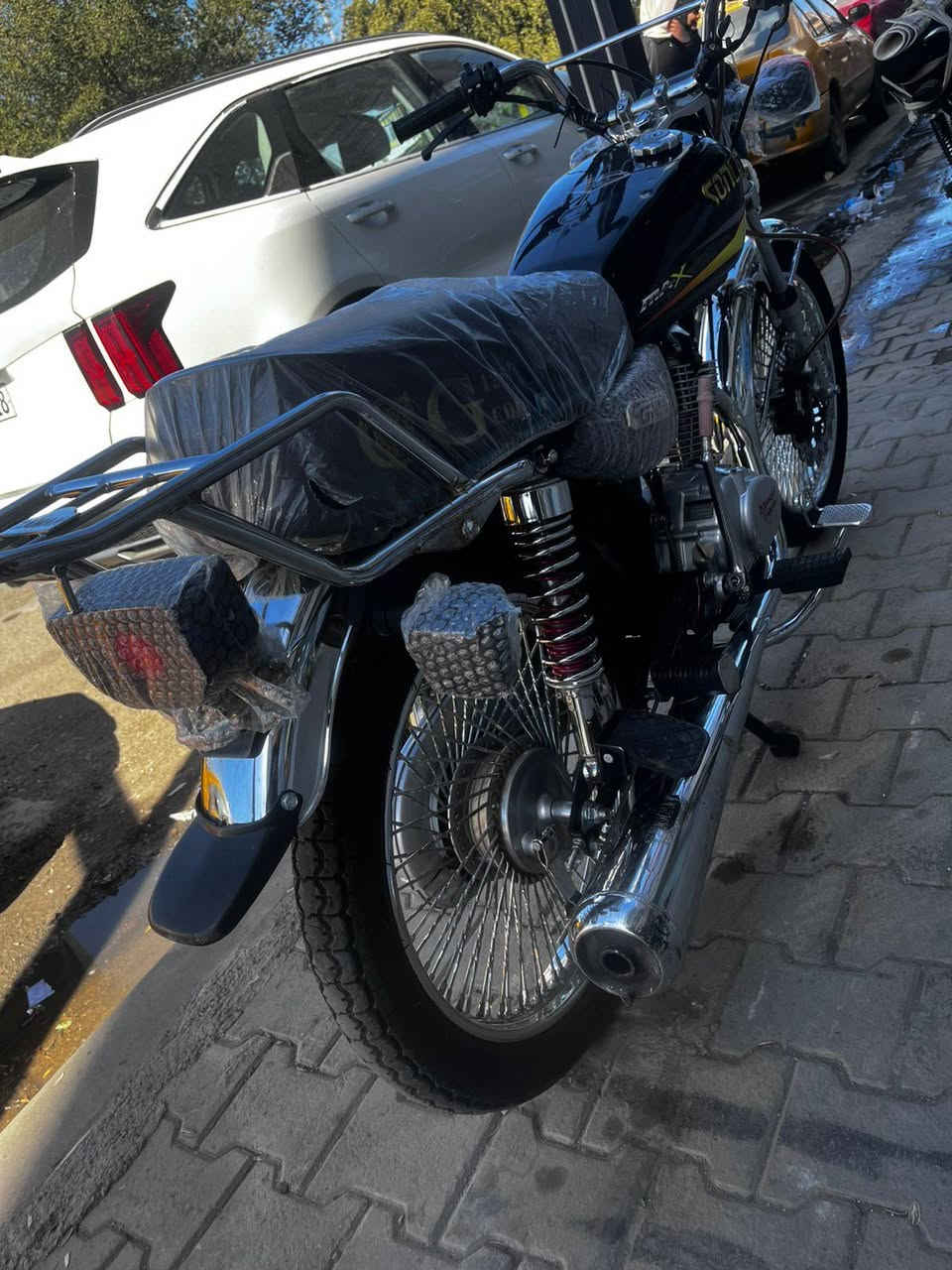 السلام عليكم ماطور موديل 25 سوريك محرك ما مفتوح لايتات كهربائيات شغاله كامل مكمل ملفي صوت كاتم رايده 700 وبي مجال واللي يحب يتصل هذا الرقم ويجي خاص ***********
