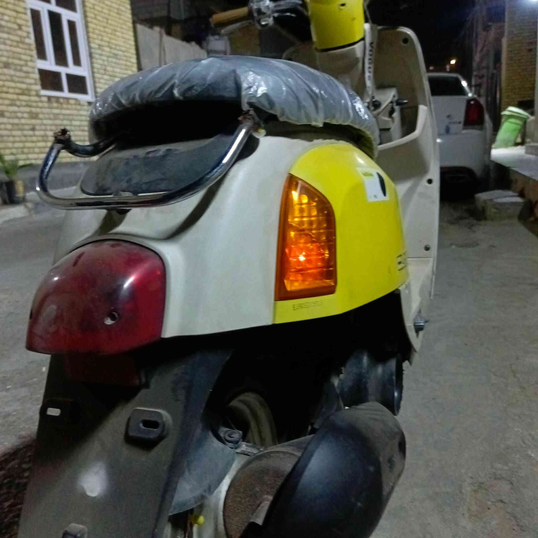 بوليسي للبيع ناصرية حي الشهداء الدراجة نظيفة وشرط الفحص مفتوحة بس ولفات السعر 700 وبيها مجال للشراي واتساب ***********
