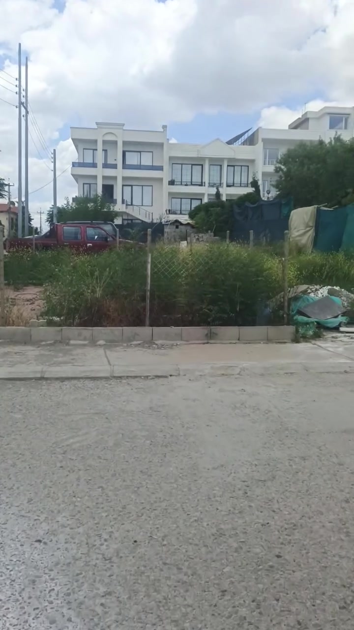 بسم الله للبيع بيت طابقين درج داخلي 100مربع 10*10  منطقة بكرة جو الجديدة قطاع 20 ركن ***********   ***********  كما موضح بالفيديو سعرها جدا مناسبة ***********
