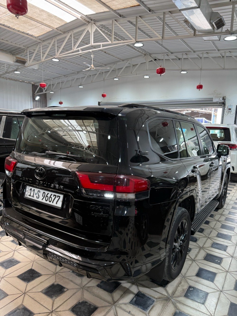 * لاندكروزر GXR لمتد ساز 2022  بغداد كامل 
* ⁠سعد العبيدي (7700637589)
* ⁠الموديل : 2022 ساز مغلفة ppf
* ⁠السعر (63.000 $( مكفولة
* ⁠اللون ااسود بلاك ادشن  رقم بغداد 
* ⁠العداد(108 الف كم ) 
* ⁠محرك (3500  cc) توين تيربو 
* ⁠بصمة تشغيل بصمات ابواب عدد (5) 
* ⁠شاشة امامية بالحجم الكبير )
* ⁠4 كامرات محيطية (360 درجة)
* ⁠لحاية امامية خلفية كت لاندكروز 
* ⁠فتحة سقف (سلايت) 
* ⁠كراسي الامامية كهرباء 
* كراسي الامامية تبريد 
* ⁠مقاعد (7) راكب دفع رباعي (4 * 4) 
* ⁠ثلاجة وسطية جنطة كهرباء 
* شاحن واير ليس تشغيل عن بعد 
* ⁠حساس امامي خلفي مري طي كهرباء 
* ⁠وباقي مواصفاتGXR المتد المعروفة 
* ⁠السعر (63.000 $)رقم بغداد
* بغداد - معارض النهضة - الشارع الثاني - شركة ذرى الخليج هـ(***********)