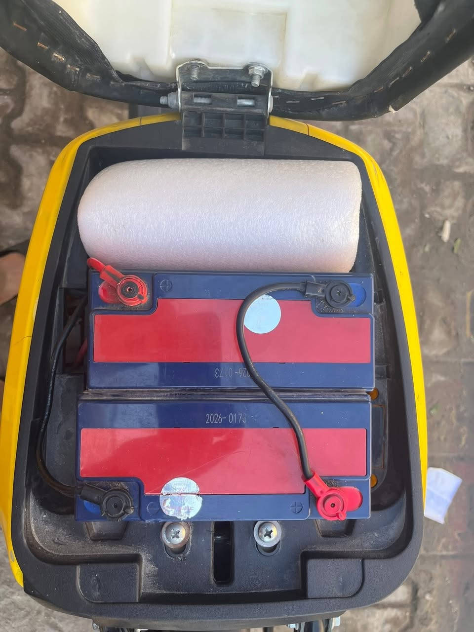 السلام عليكم دراجه شحن للبيع تاير وره جديد شحنها يخبل متصرف موديل 26 بس شاشه مبدله بصره جزيره مكاني *********** السعر 275 وبيها مجال شاحنه شغاله بس فالت الواير من جوه
