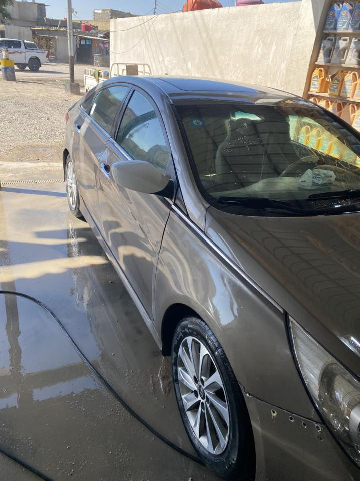 السلام عليكم سوناتا ٢٠١٤ فول مواصفات لمتد وارد أمريكي رقم بصره باسمي سنويه جديده مكينه وكير وحداده كفاله السعر ٩٥ ورقه 
المكان البصره الزبير 
***********
