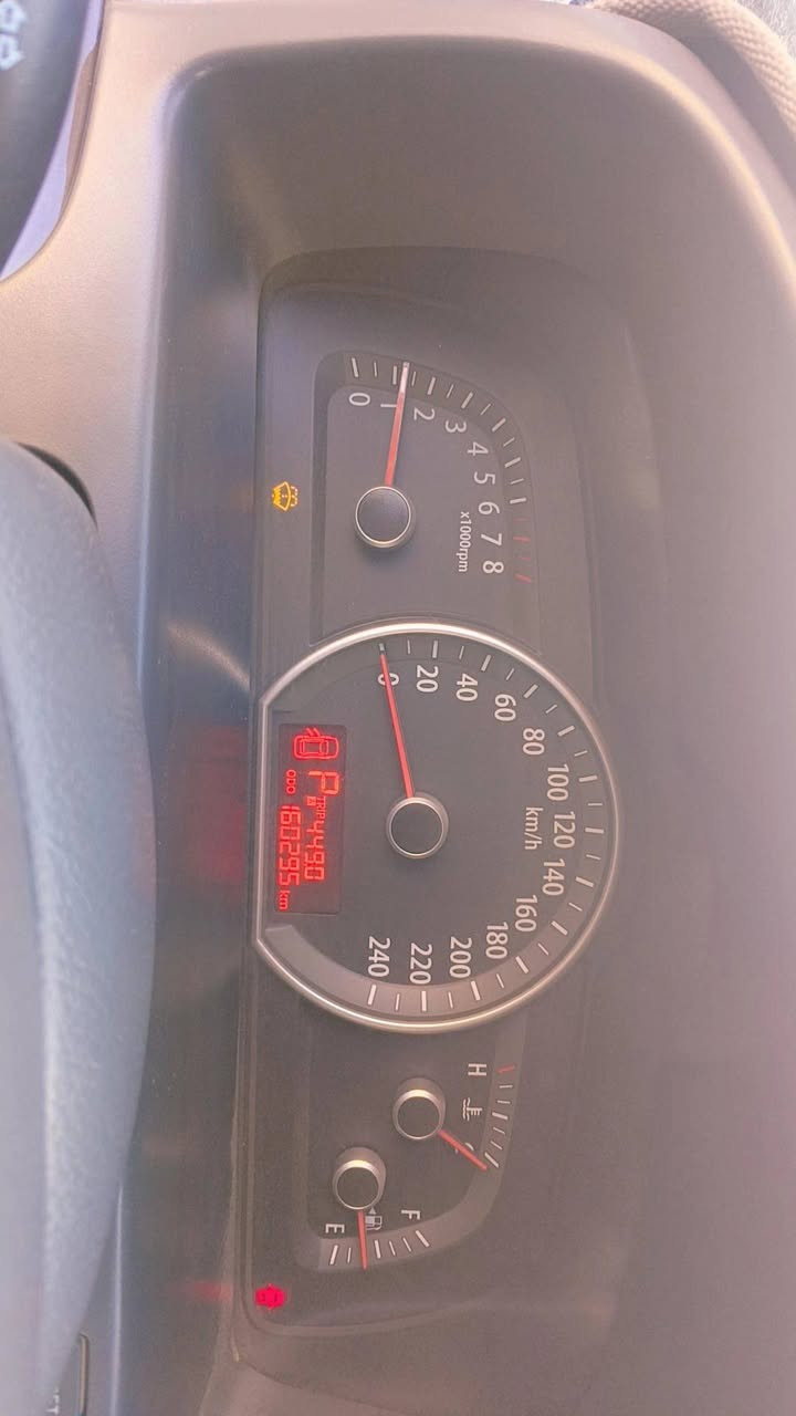 السلام عليكم
كيا مهافي موديل 2013خليجي سونار مرفق بل منشور 

  مواصفات فول 1/1 

  عداد المسافة المقطوعه :160الف كيلو متر 

  🔑مفتاح تشغيل بصمة 

  🔑بصمة أبواب دخول ذكي 

  🌿فتحة سقف 

  🌿كشنات جلد 

  🌿كراسي كهرباء 

  🌿ثلاث قطع تبريد 

  🌿فور ويل4X4

  السعر : 160ورقة بيه مجال بسيط 

  موقعنا : بغداد  الشعب 

 ‏‪***********‬‏ ابو  مصطفى
