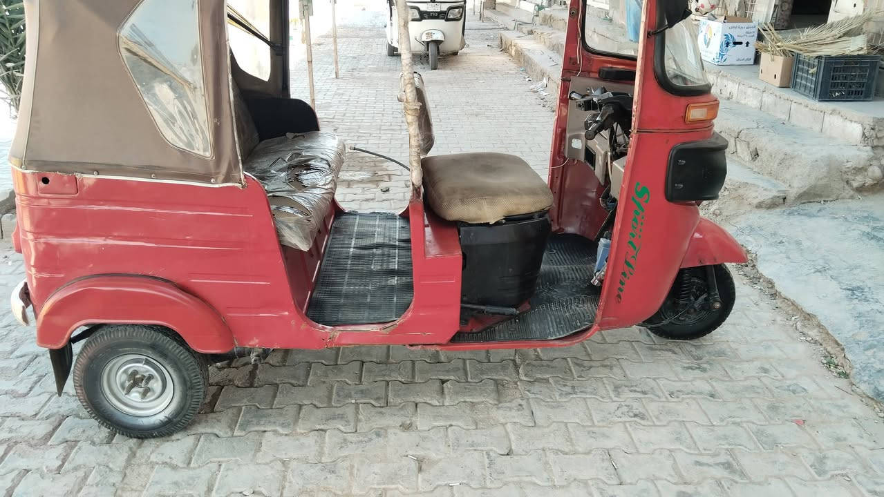 سلام عليكم تكتك باجاج موديل 18 غراض كامله سعر3200 الاتصال على الرقم ***********
