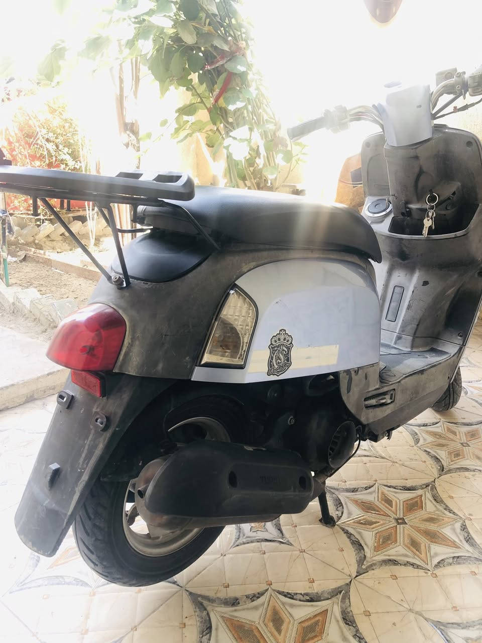 سلام عليكم  ماكس بوليس مديل 2008 كابريتر
مبدله كفرات  مكينه بلاد ما مفتوحه سلف كهربايات كلها شغاله دراجه كامله ما ناقصها شي السعر 900وبيها مجال 
الاستفسار ***********
