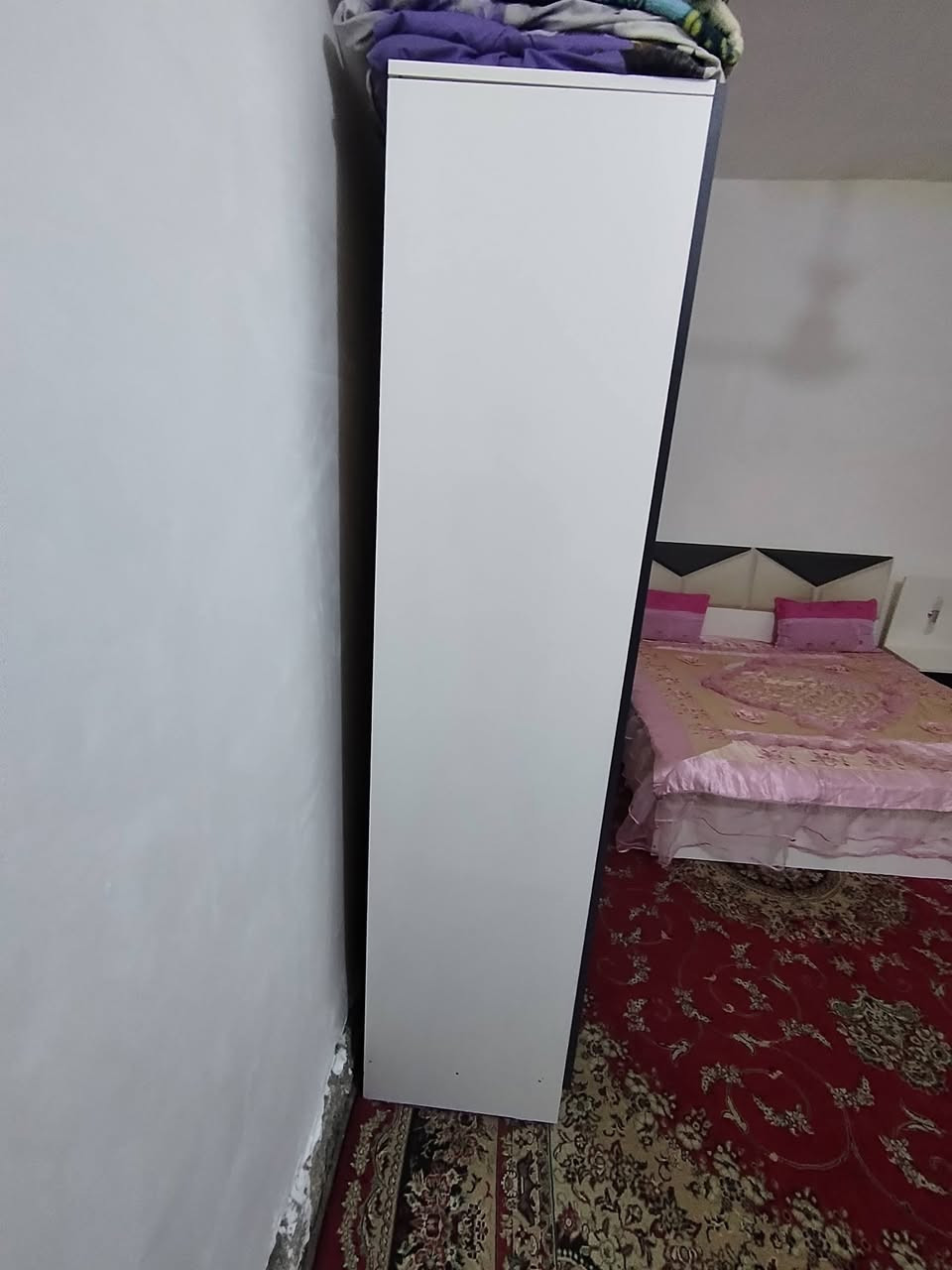 السلام عليكم غرفة تركية نضيفه كلش نضافته مية من مية خمس قطع وية دوشك الجرباية يصرن ست قطع كنتور او جرباية كومديات اثنين او ميز اتواليت او دوشك جرباية ملاحظة الدوشك سعرة وحده المكان الديوانية المركز ***********
