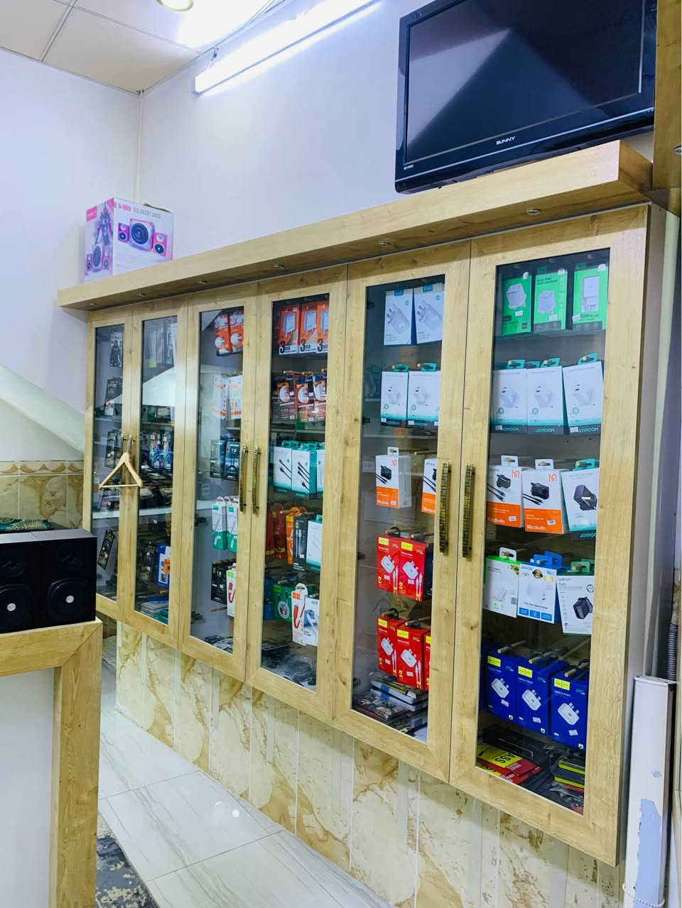 ‎دوكانی إكسواراتی مۆبایل و ئەشیای چاكردنەوەودیكۆڕ كامل بەهەمووشتەوەبۆ فرۆشتن ژمارە***********‎ أربيل, العراق
