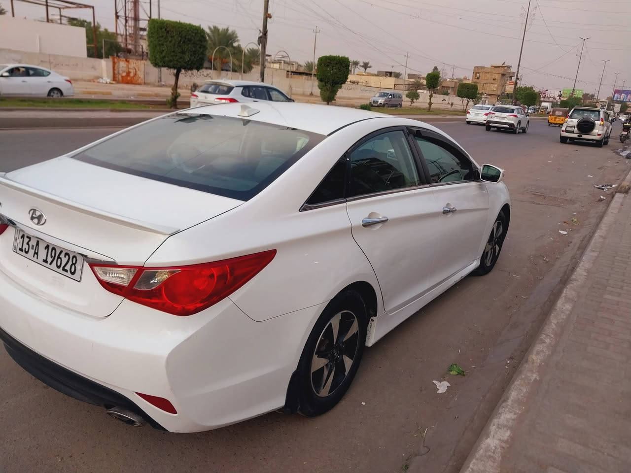 للبيع سوناتا
موديل 2014 
بصمة
حساسات 
كامرة 
مكنية + كير بحالة جيدة 
كشنات تدفئ ، تبريد 
كشن كهربائي
رقم دولي بإسمي شخصيا 
تحويل ثاني يوم 
وارد أمريكي محرك 2400
تخم تاير جديد صدر حداديه 
كله جاهزة 
السونار بالصور 

السعر 100 وبيها مجال 
مكاني بغداد 
رقم الهاتف /***********
