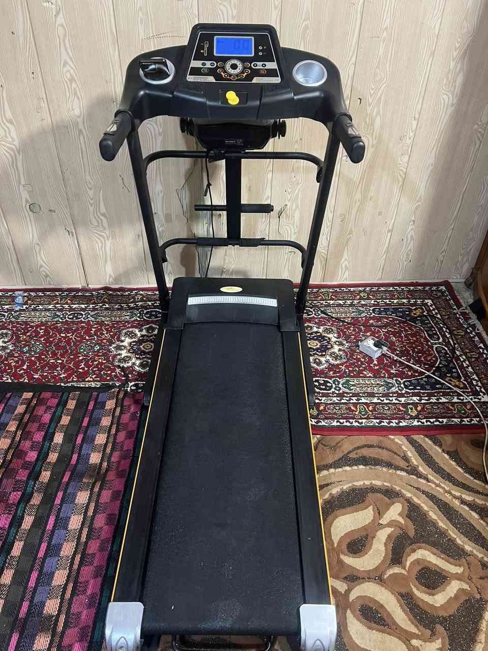 السلام عليكم جهاز جري ستعمال قليل جديد يحتوي على جهاز تكسير الشحوم ويحتوي على اوكس وفلاش وشاحن ويحتوي على حساس نبضات القلب 
ومفتاح امان 
وتايمر وقت 
وقياس المسافات
العنوان بغداد حي لأمانة 
*********** واتساب 
يوجد توصيل 
السعر 180
