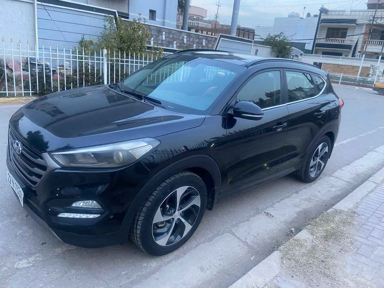 السلام عليكم هونداي توكسان موديل ١٧ خليجي مكفول من الحادث والصبغ عدا شبرين بل جاملغ الامامي والباقي مكفول والسارة فول الفول الكير والمحرك مكفولات رقم اربيل وكالة تحويل مجانا سنوية وهزة جديدة
فتحة سقف بانورما 
بصمة ابواب وتشغيل 
المقاعد الامامية كهرباء 
فور ويل 
انظمة قيادة 
تبريد قطعتين 
تحكم ستيرن 
شاشة اندريد 
اشاير مري 
مري شفط 
مكانها بغداد وسعرها ١٥٧ ورقة وبيها مجال للشراي. 
للاتصال 
@الجميع 
***********
