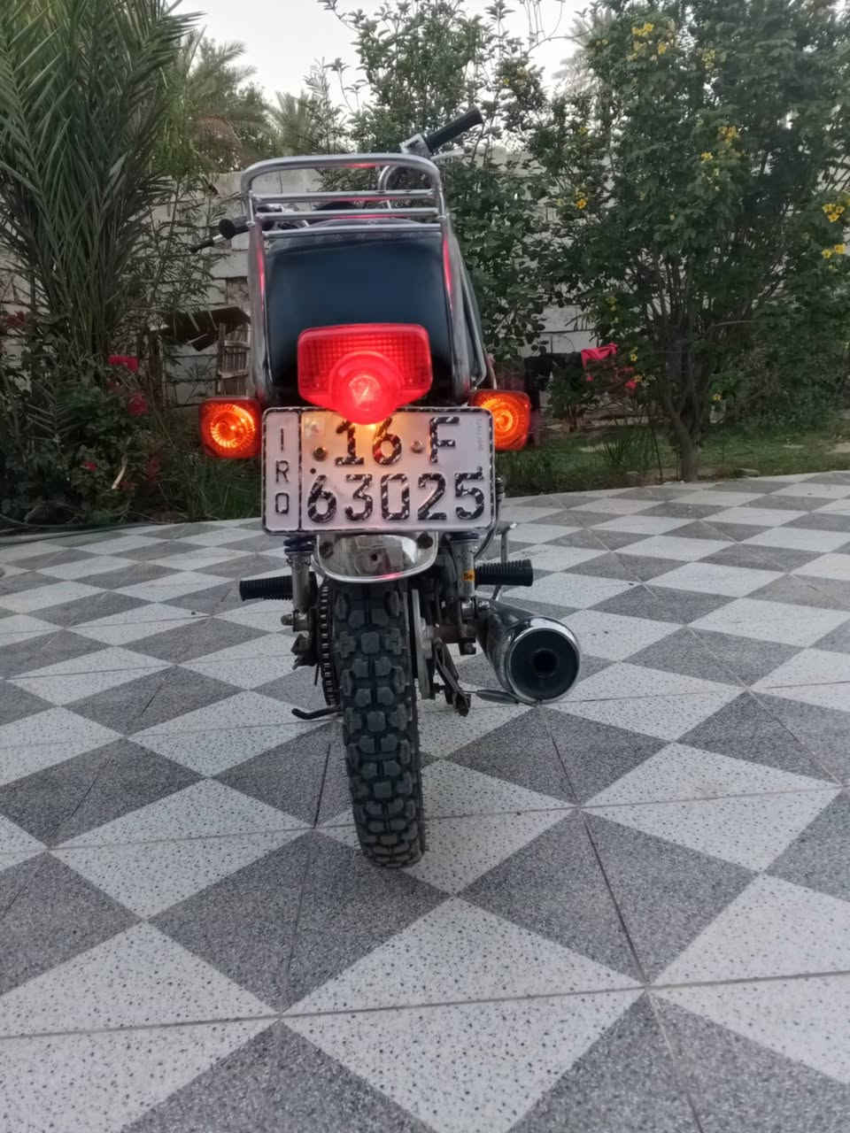 السلام عليكم دراجه اربعه كير رقم سنويه باسمي مداور ثاني يوم الدراجه مجفته مره واحده الدراجه خير من الله موديل 2020 ما بيها اي نقص كهربائياتها كلها شغاله سعرها 850 وبيها مجال تايرات جدد ويل خلفي جديد رقمي بي واتساب  رقمي هذا‏‪***********‬‏
