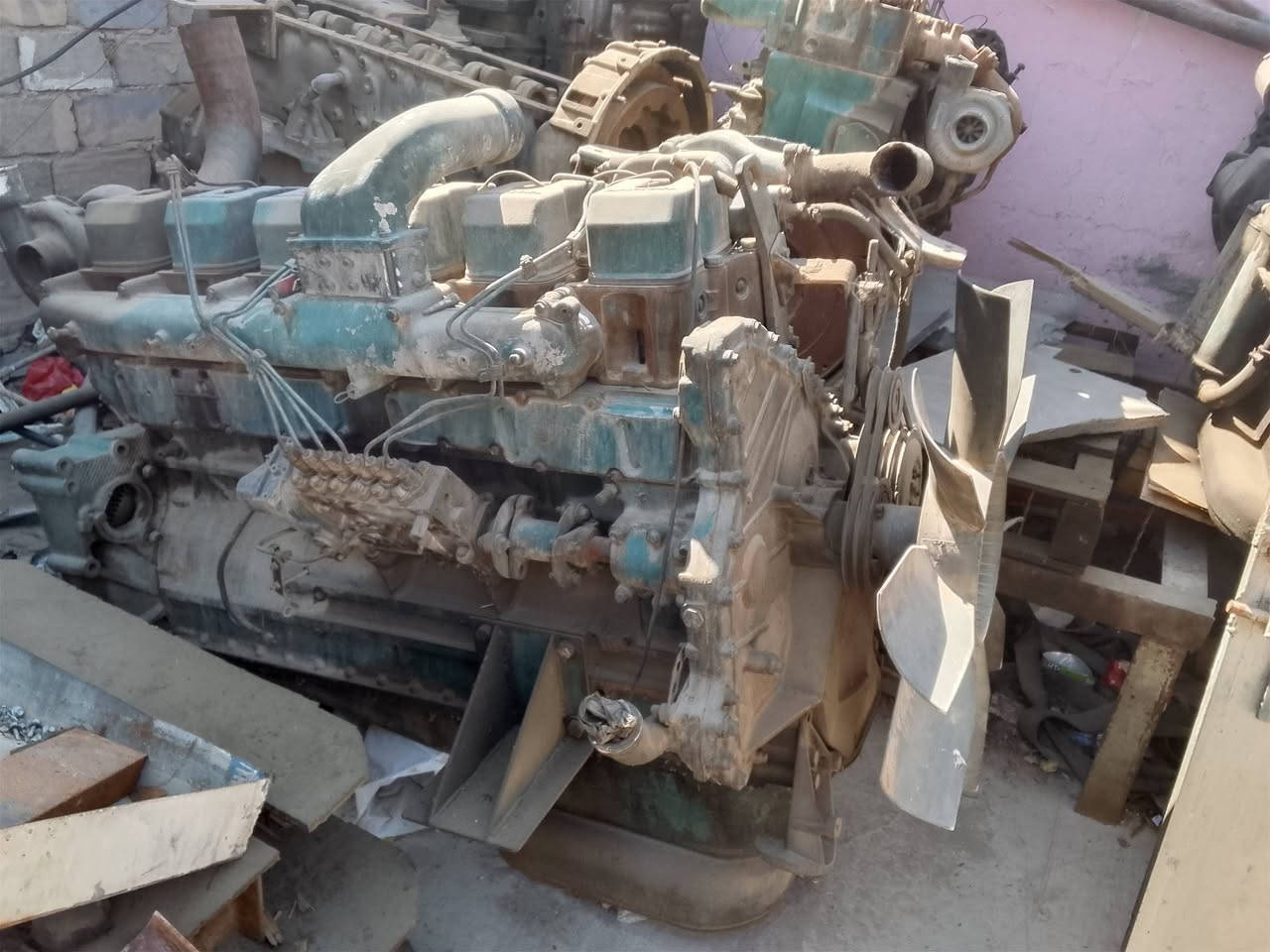 سلام عليكم مكاين فولفو للبيع 21 و 22 ودي دي 16 للبيع ***********
