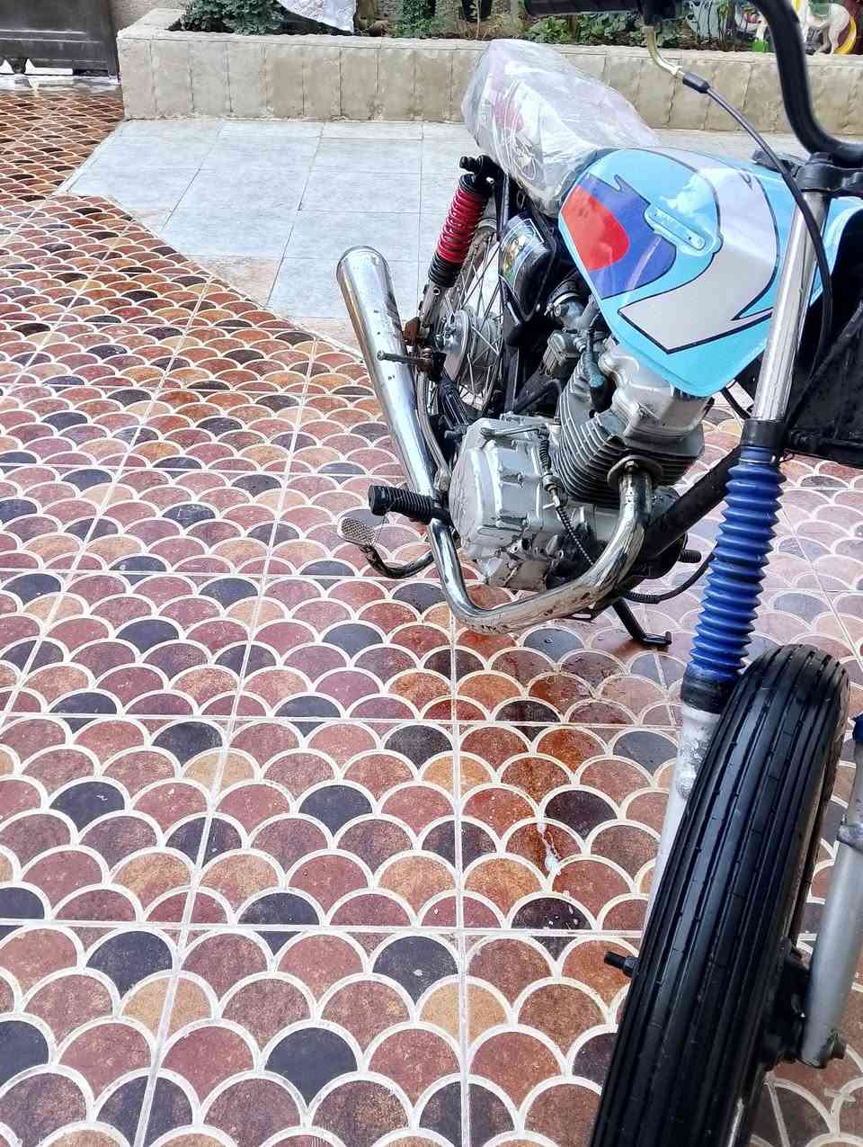 شباب دراجه للبيع نامه اوراهلوق اصولي بيع مستعجل السعر 250 وبيهة مجال العنوان ديالى ناحية كنعان ***********
