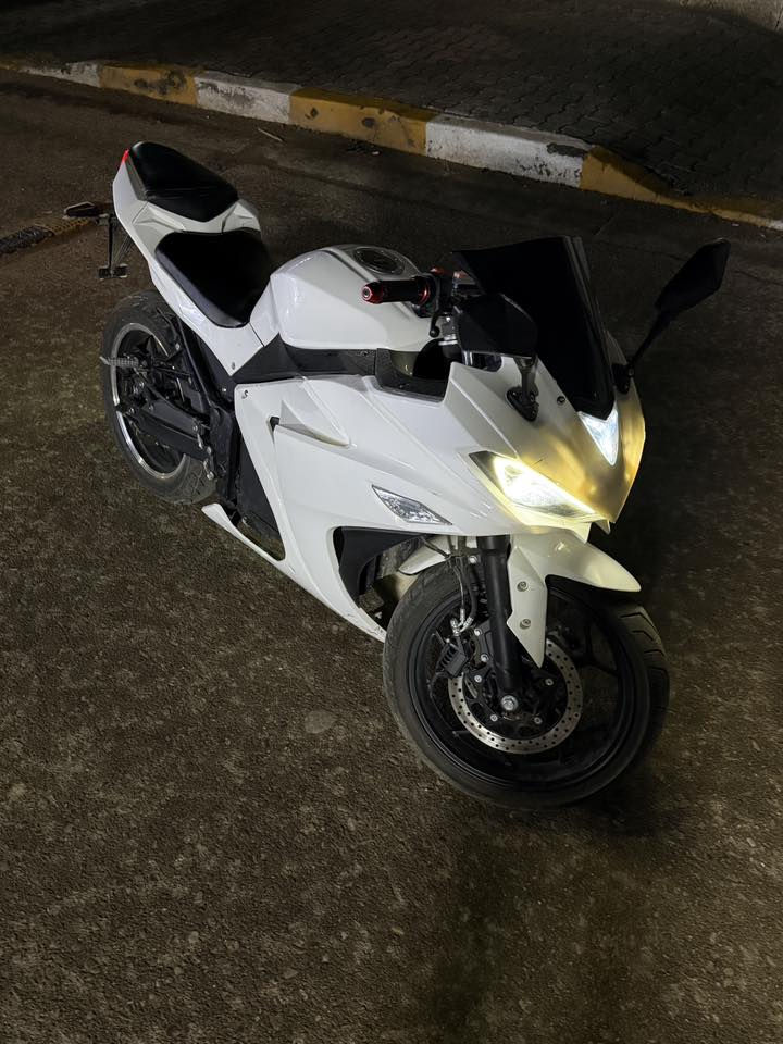 بطح شحن كهرباء
ملف 3000 بطارية 6 وضع P وR وجديدة
الدراجه نظيفه والضوه كلش قوي 3نمر
ترجع بك الدراجه كلشي شغال بيها اشاير كلها
وياها شاحنه ومكان الدراجه بغداد المحموديه
والسعر المطلوب بيها مليون و 200وبيها مجال
***********
