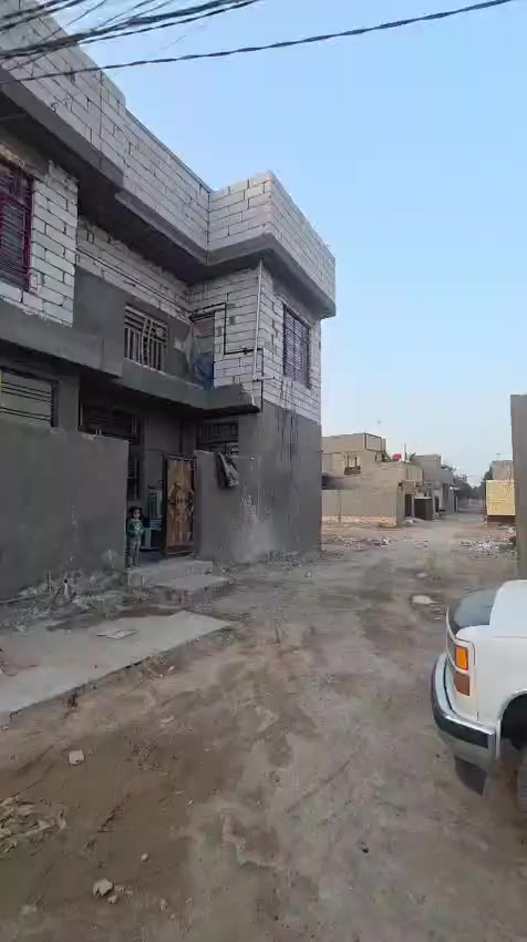 اللهم صلي على محمد وآل محمد  بيت طابقين طابو زراعي سند 25تحويل بااسم المشتري مساحة الكلية 120 السعر 80 مع المجال لتوضيح اكثر داخل الفيديو للاستفسار اكثر زورو مكتبنا الكائن طويريج الحولي قرب مجسر الامام الحسن المجتبى ع تقاطع الرجيبة المجسر الجديد مكتب عقارات مدينة اطويريج للاتصال على الأرقام التالية ***********
