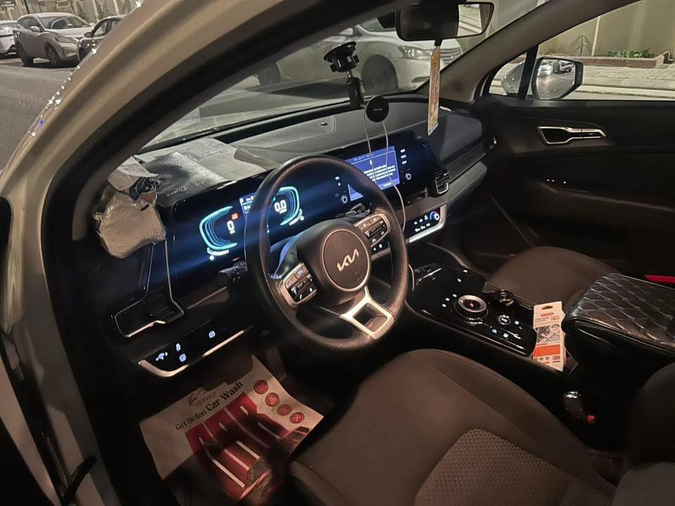 كيا سبورتج هايبرد ٢٠٢٣

حادثه موضح بالصور وصار بيه تبديل بالعراق قبغ الصندوك بدون ايرباك وسيارة تقريره تعمل وتسير من امريكا

السعر ١٧٧ ورقة

بغداد البنوك

***********
