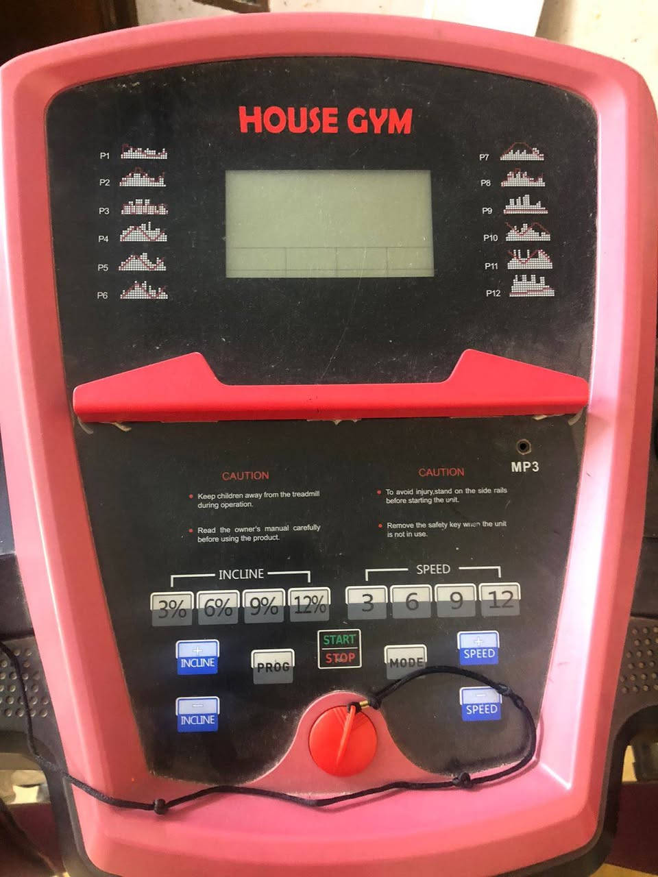 السلام عليكم
جهاز رياضه جري للبيع مواصفات جبلي وعادي كلش قليل مستعمل جديد House Gym حجم كبير 150 وبيه تحكم للسرعة وبيه ازرار على الايد مال جهاز وعلى الشاشه مالته وايضا بي شاشه مختصه تقرا معدل المشي ومعدل الدقائق اما بالنسبه للسعر
سعره 250 الف وبي مجال للتواصل ضمن هذا الرقم ***********
