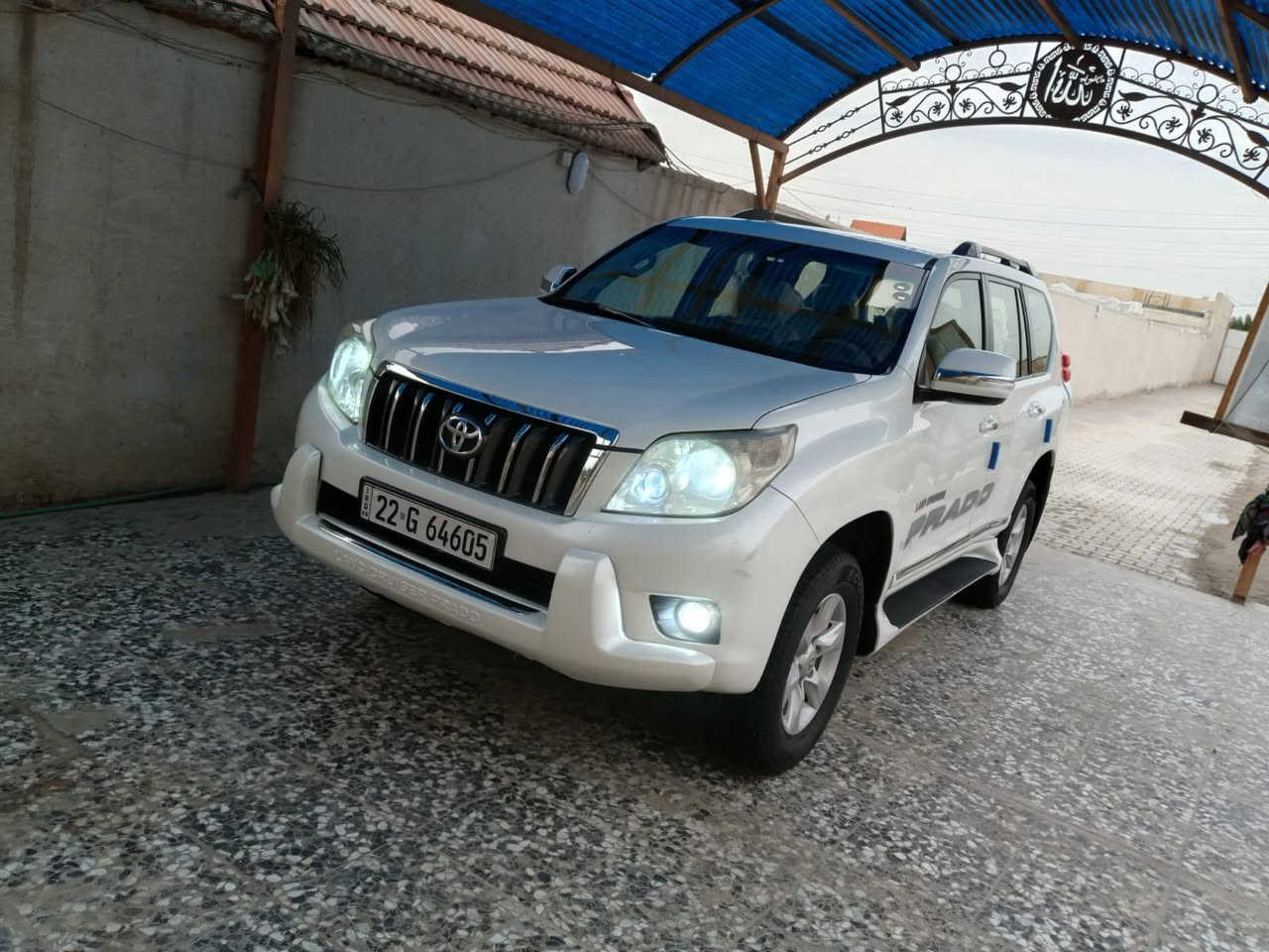 السلام عليكم للبيع تويوتا ابرادو موديل 2011 مواصفات سبير تعليك بلادي مري كهرباء شاشه كار بلي 4 سلندر مكينه وكير مكفول مامفتوحات عل وضع الشركة ماشيه 174 لف حقيقي السياره مكفول من صبغ اوتبديل كفالة عامه وصور السونار بل المنشور تخم تاير وحداديه جديده رقم اربيل بسمي سنويه جديده هزه اوفحص مكان السياره بغداد السعر 235  اتصال ***********
