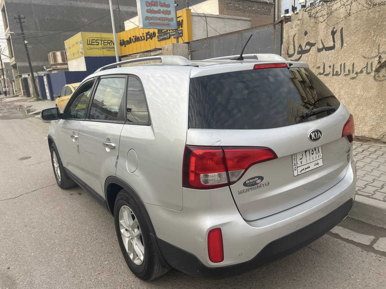 كيا سورنتو موديل 2015 محرك 2400 جي دي اي ضرر بابين وجاملغ  السعر 129 وبيه مجال للستفسار
***********
غير متواجد عل فيس
