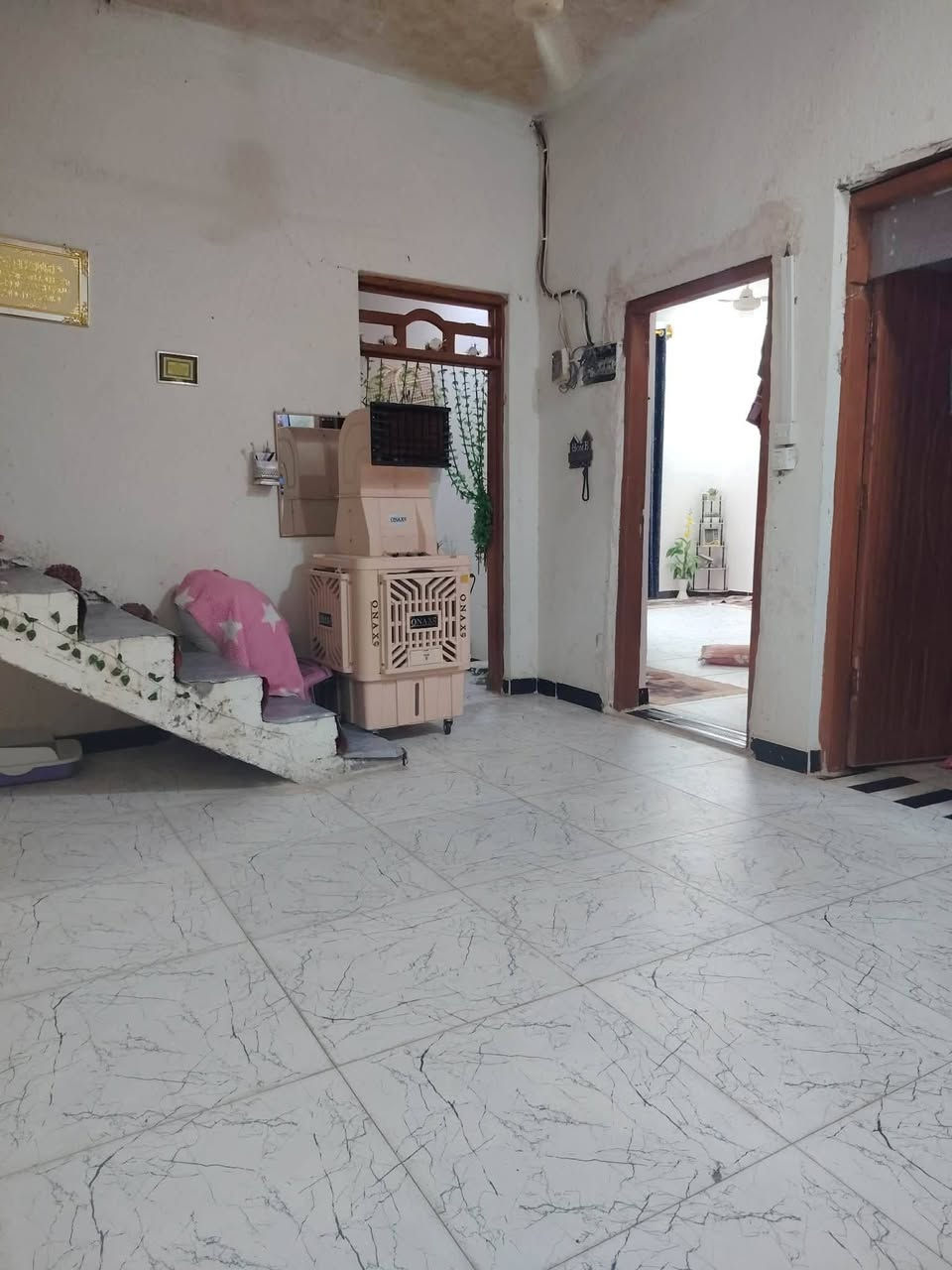 ببيت 120متر زراعي غرفه وصاله ومطبخ وحمام واستقبال وصحيات بيه وصل تطويب عنوان سديناوي قرب مدرسة صفي الدين قرب مجمع بشير بيت ركن السعر 50 وبيه مجال ***********
