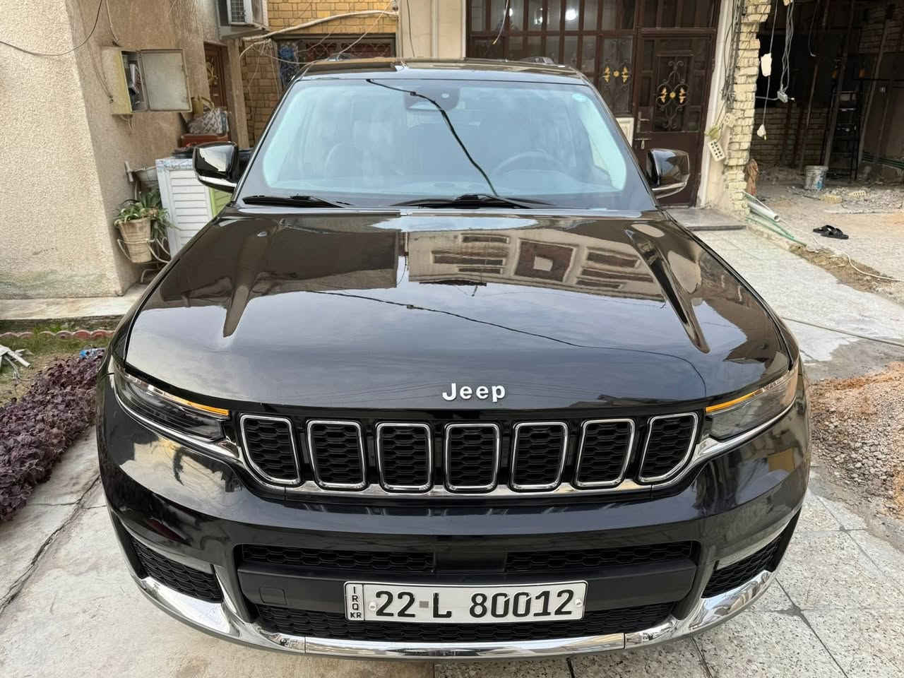 السلام عليكم اخوان
للبيع جيب كراند شيروكي 5 راكب

موديل 2023 فئة Limited

لون اسود ميتاليك

مواصفات 

بصمة وتشغيل عن بعد

صندوق كهرباء

رادار جانبي وامامي وتحديد مسار وتوقف ذاتي 

توقف خلفي ذاتي لمنع الاصطدام

اوامر صوتية وشاشة كار بلاي

شفتات تنمير وتحكم ستيرن كامل + تدفئة مقود

ويل حجم 20

مقاعد جلد + تدفئة امامي وخلفي

تبريد وتدفئة منفصل لكل راكب

اوتو هولد (انطفاء المحرك عند التوقف)

وباقي المواصفات المعروفة

ماشية 54 الف كيلو

حادث (سطحي جداً) جزء صغير من الجاملغ وجزء صغير من البنيد بدون اي دواخل .

رقم الشاصي مرفق مع الصور

31.600$

مكاني بغداد السيدية .

للتواصل اتصال فقط ***********
