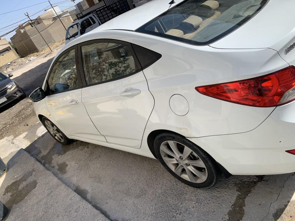 اكسنت ٢٠١٢خليجي 
السيارة نظيفة قطرة صبغ مابيهة سونار موجود 
كيرك محرك مكفول 
السيارة ماشية ١٢٧
السعر ١٠٢ وبيهة مجال بسيط
***********
السيارة فول فتحة تجاوي اشاير بامري
