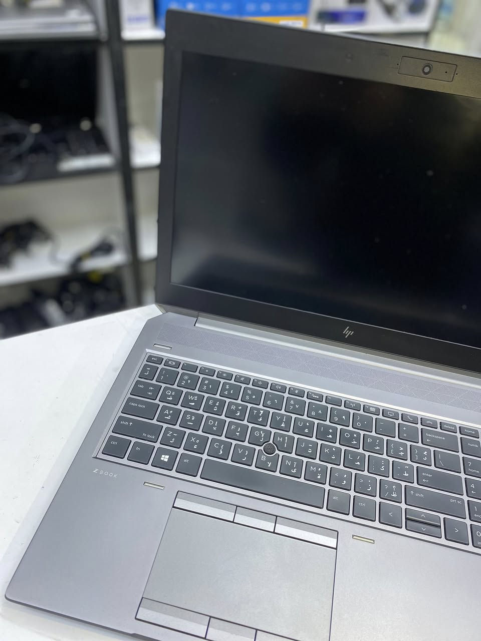 HP zbook 15 G5
معالج i7 جيل 8 (رام 16كيكا-هارد 256ssd m.2)
كارت شاشه خارجي نيفيديا p1000 )4GB)
شاشه 15 و الشاحنة بلاديه 120w 
السعر 520 الف 
***********
