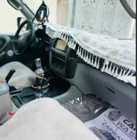 مونیکا • ٢٠٠٥ • أوراق نظيفة