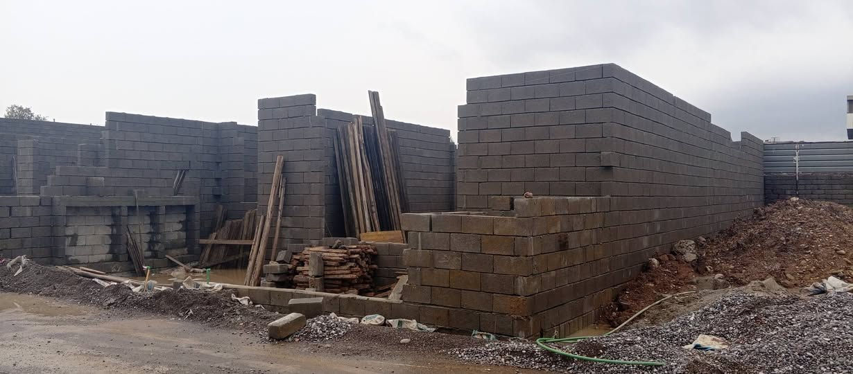 السلام عليكم الا يحتاج مقاول تسليم مفتاح نقد أو اقساط وضمان وجودة العمل أو بنا هيكل تصميم حديثة هذا رقمي *********** وهذا رقمي ثاني *********** وموجود عندي جميع كوادر المختصة ملاحظة الشغل داخل موصل واطراف ونواحي وقضاء واي استفسار اني بخدمة او  اشرف عل عمل   من اساس لحد تسليم مفتاح
