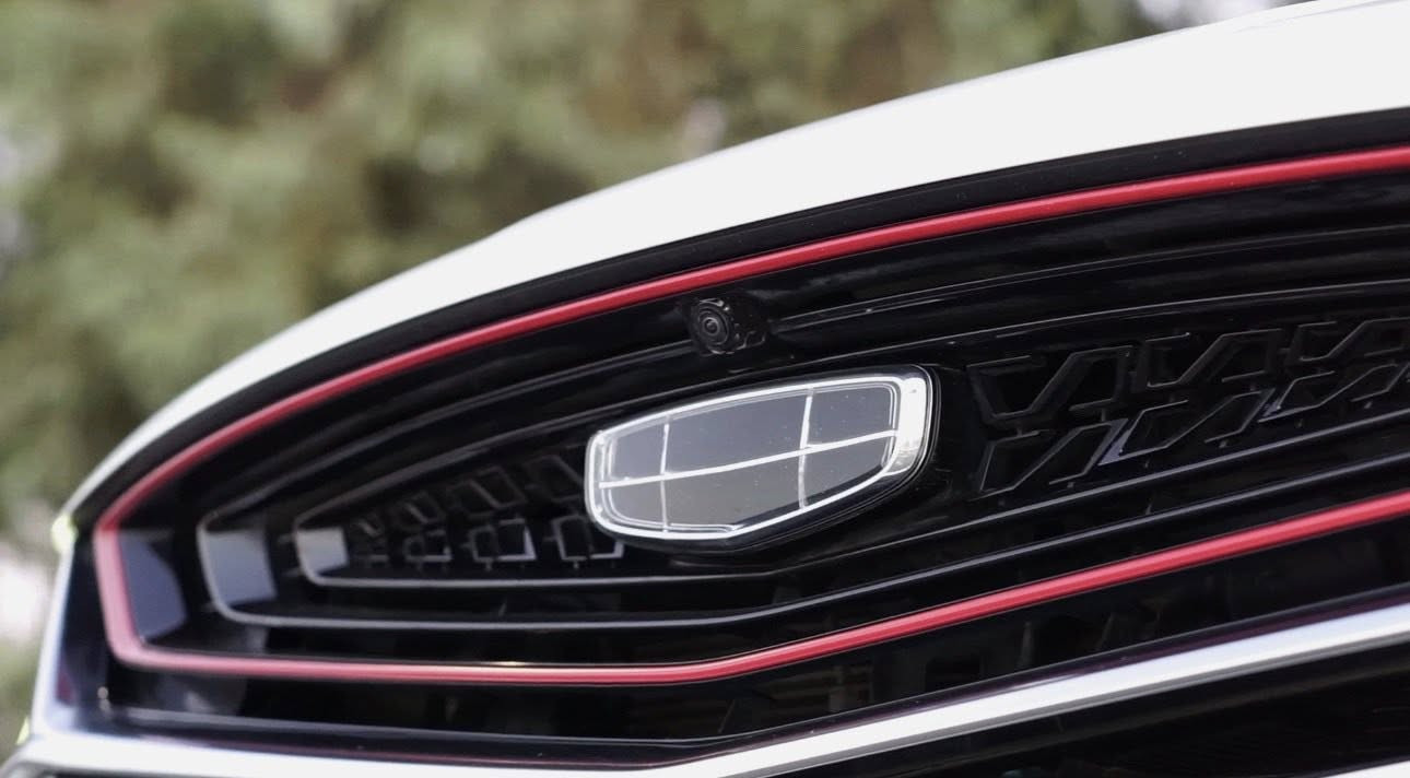 للبيع: جيلي كولراي 2023 سبورت (أعلى فئة)
فول مواصفات إلى الأخير – السيارة تحتوي على جميع التقنيات الحديثة.

• محرك 1.5 تيربو قوي واقتصادي  
• جير أوتوماتيك دبل كلتش 7 سرعات  
• نظام الركن التلقائي Auto Park  
• كاميرات 360 درجة  
• حساسات أمامية وخلفية  
• مثبت سرعة ذكي وأنظمة مساعدة قيادة  
• شاشة كبيرة + عدادات ديجيتال  
• بصمة تشغيل + دخول ذكي + تشغيل عن بعد  
• فتحة سقف بانوراما  
• مقاعد رياضية  + تبريد مقاعد 
• إضاءة LED كاملة  
• وضعيات قيادة متعددة (Eco / Comfort / Sport)

السيارة نظيفة جداً واستعمال شخصي وجاهزة للفحص.
  
المحافظة:  النجف الأشرف  

للاستفسار خاص أو اتصال.

0783 171 8787
