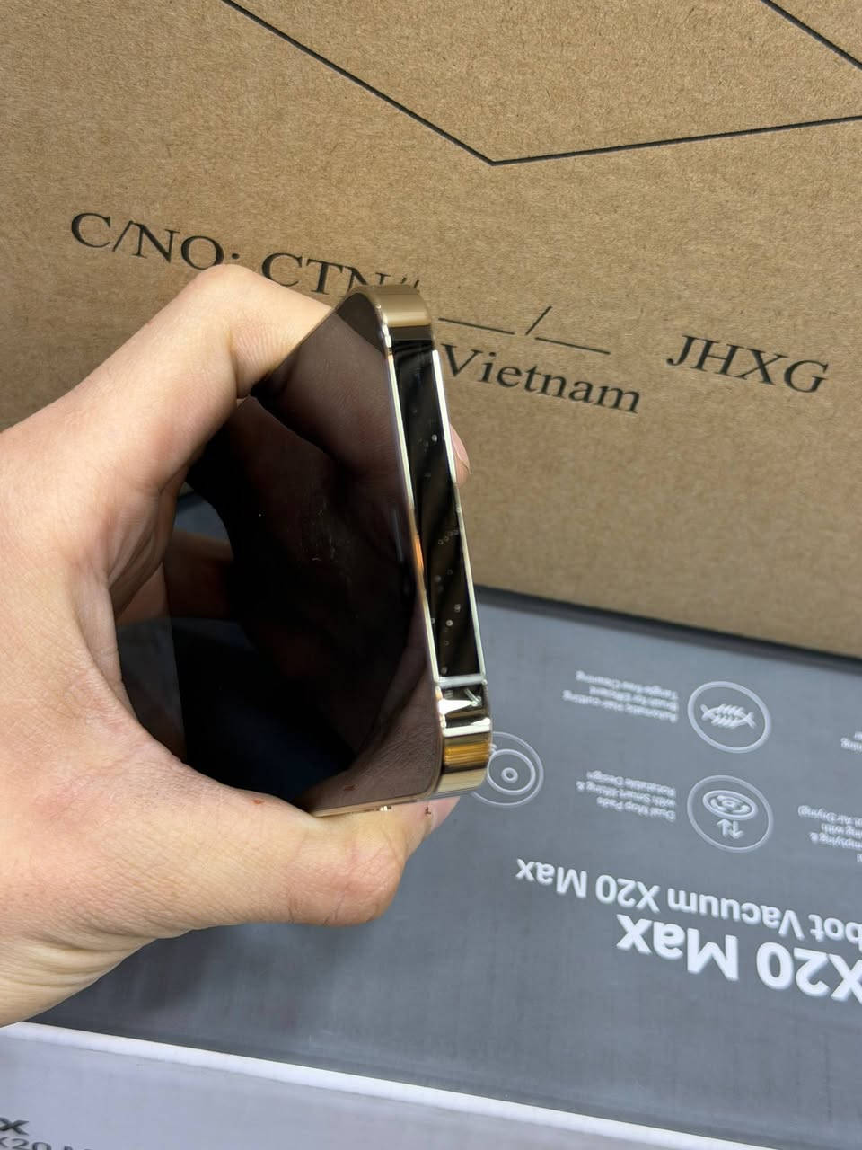 12 برو
ذاكره 128 بطاريه 79 ممفتوح 
ب350 الف مكاني بغداد البنوك
***********
