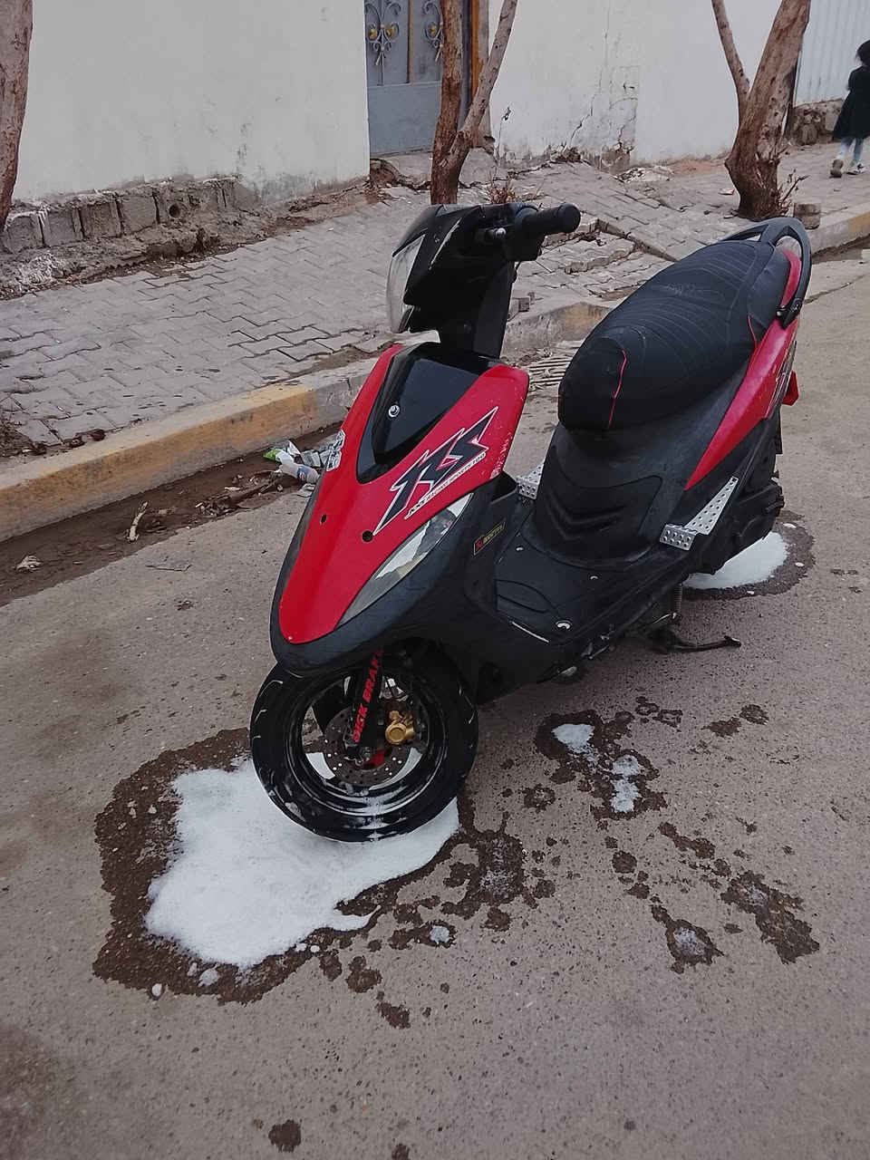 سلام عليكم ماكس عدله للبيع دراجه بلاديه 49 ختم واحد ويه لمكينه رمبه صارله شهرين من نازله كفاله عام سعر خاص مكاني بغداد قضاء المحموديه (***********)(***********)
