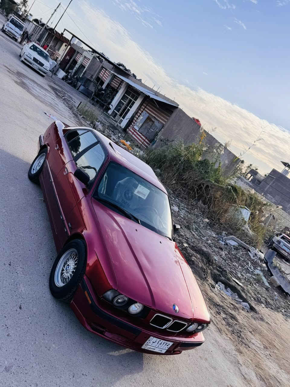 السلام عليكم 
للبيع 525 مسكر 
رقم بغداد 
فتحة بجم عريض 
م 1991 تحويل مباشر 

…..ملاحضة….السيارة بيها بعض النقوصات 
للاستفسار اكثر اتصل وتشلع عيوني 
مكاني بابل 
ه ***********
السعر،،،،53 وبيها مجال بعد المعاينة 
شي قليل
