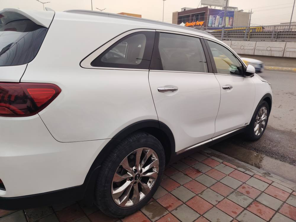 سورنتو خليجي 2019 كفاله
بيها بارد براس الجاملغ الخلفي اليمنى شويه فقط

المواصفات فول
٧ راكب
٦ سلندر
شاحن لاسلكي
هندبريك كهرباء
٢ كراسي كهرب

شاشه جبيره
حساسات
بجم لدات
بك لايت لد
جنطه ذكيه وكهرب
تخم تاير
الجلد نظيف مابي اي شقوق
باسمي وكلشي يخص المرور جديد
السعر 250$مجال بسيط 
العنوان فلوجه
*********** اتصال او واتس
