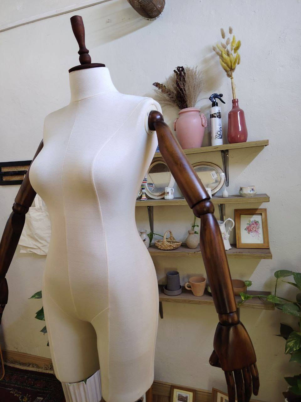 السلام عليكم : مليكانة للبيع
القياس :جوكر
تلبيس بنطرون  
صاج كاملة 
ما مستخدمه بس 5 مرات النضافة 100٪
التواصل على الخاص
 التوصيل داخل بغداد فقط الرقم ***********
